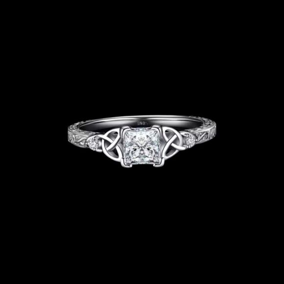 925 Sterling Silver Celtic Ring - Picture 1 of 8